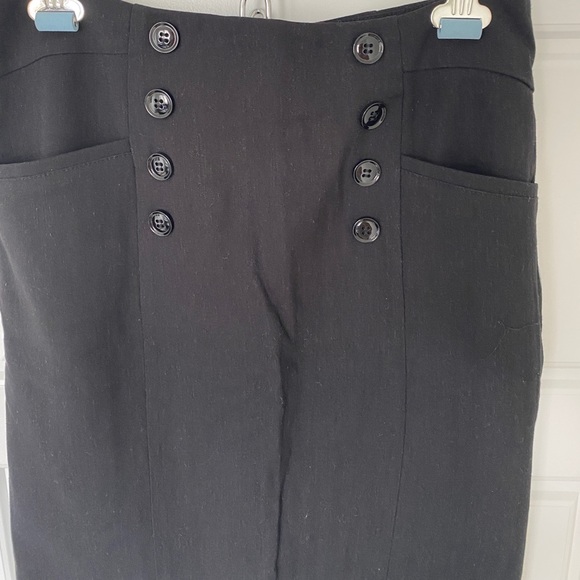 Pencil Skirt with Shallow Pockets - Picture 3 of 8